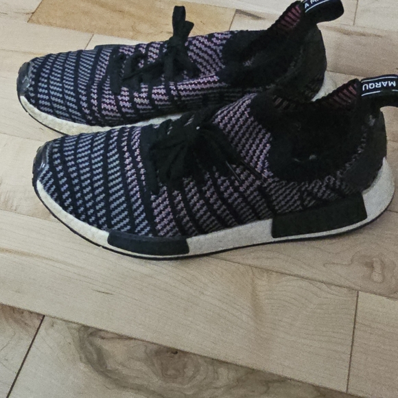 Adidas NMD BOOST R1 Men's SIZE 9 Core Black Solar Pink - Picture 4 of 6